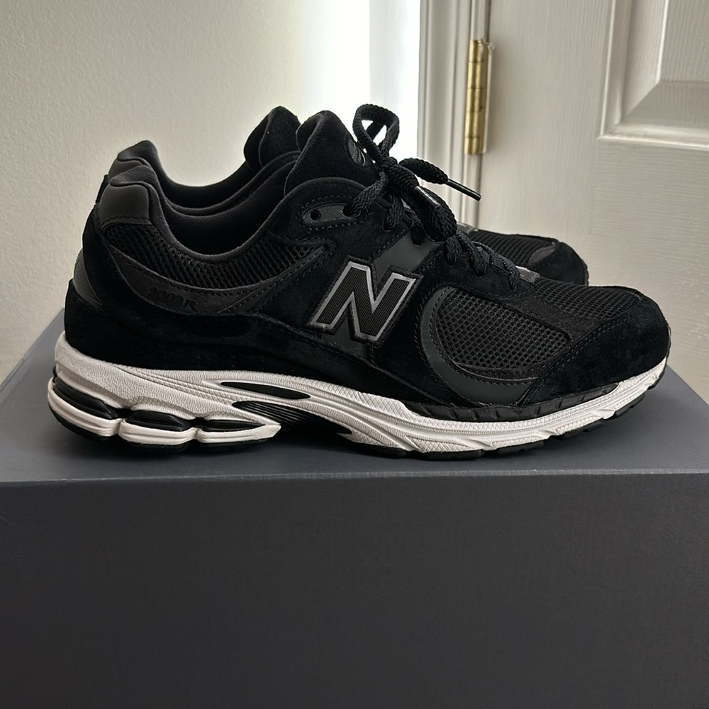 New Balance 2002R